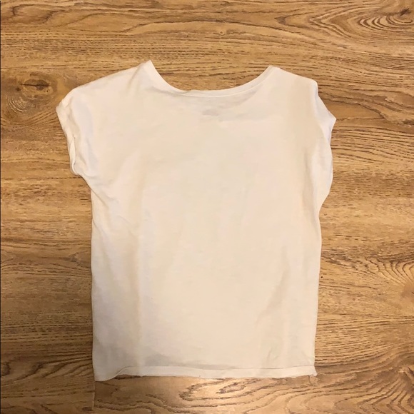 A short sleeve tee - Picture 2 of 2